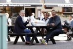 Amsterdam 27 mei 2020
Ruud Gullit Karin de Rooij en Mark Teurlings op terras.