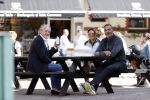 Amsterdam 27 mei 2020
Ruud Gullit Karin de Rooij en Mark Teurlings op terras.