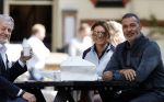 Amsterdam 27 mei 2020
Ruud Gullit Karin de Rooij en Mark Teurlings op terras.