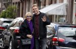 Amsterdam 15 mei 2020
Sheila de Vries met haar zoon Gideon p[ de cornelis schuytstraat