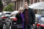 Amsterdam 15 mei 2020
Sheila de Vries met haar zoon Gideon p[ de cornelis schuytstraat