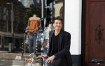 Amsterdam 18 mei 2020
Sjors v d Panne op de fiets in Amsterdam