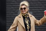 Amsterdam 15 mei 2020
Tatjana drinkt kopje koffie op de beethovenstraat