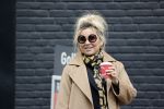 Amsterdam 15 mei 2020
Tatjana drinkt kopje koffie op de beethovenstraat