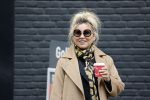 Amsterdam 15 mei 2020
Tatjana drinkt kopje koffie op de beethovenstraat