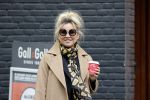 Amsterdam 15 mei 2020
Tatjana drinkt kopje koffie op de beethovenstraat