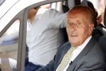 Volendam 1 juni 2020
Forum van Democratie met Thierry Baudet Theo Hiddema en Wybren van Haga zijn in Volendam tijdens de opening van de terrassen.