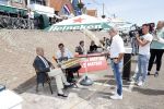 Volendam 1 juni 2020
Forum van Democratie met Thierry Baudet Theo Hiddema en Wybren van Haga zijn in Volendam tijdens de opening van de terrassen.
