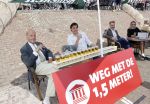 Volendam 1 juni 2020
Forum van Democratie met Thierry Baudet Theo Hiddema en Wybren van Haga zijn in Volendam tijdens de opening van de terrassen.