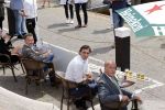 Volendam 1 juni 2020
Forum van Democratie met Thierry Baudet Theo Hiddema en Wybren van Haga zijn in Volendam tijdens de opening van de terrassen.