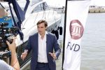 Volendam 1 juni 2020
Forum van Democratie met Thierry Baudet Theo Hiddema en Wybren van Haga zijn in Volendam tijdens de opening van de terrassen.