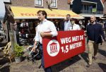 Volendam 1 juni 2020
Forum van Democratie met Thierry Baudet Theo Hiddema en Wybren van Haga zijn in Volendam tijdens de opening van de terrassen.