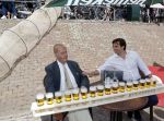 Volendam 1 juni 2020
Forum van Democratie met Thierry Baudet Theo Hiddema en Wybren van Haga zijn in Volendam tijdens de opening van de terrassen.