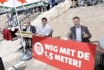 Volendam 1 juni 2020
Forum van Democratie met Thierry Baudet Theo Hiddema en Wybren van Haga zijn in Volendam tijdens de opening van de terrassen.