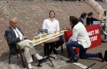 Volendam 1 juni 2020
Forum van Democratie met Thierry Baudet Theo Hiddema en Wybren van Haga zijn in Volendam tijdens de opening van de terrassen.