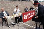 Volendam 1 juni 2020
Forum van Democratie met Thierry Baudet Theo Hiddema en Wybren van Haga zijn in Volendam tijdens de opening van de terrassen.