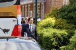 Hilversum Barneveld 13 juni 2020
Thierry Baudet gaat het land in om de krantjes van Forum voor democratie uit te delen. Zijn vriendin Davide legt alles vast met haar camera.