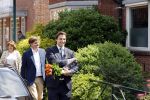 Hilversum Barneveld 13 juni 2020
Thierry Baudet gaat het land in om de krantjes van Forum voor democratie uit te delen. Zijn vriendin Davide legt alles vast met haar camera.