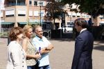 Hilversum Barneveld 13 juni 2020
Thierry Baudet gaat het land in om de krantjes van Forum voor democratie uit te delen. Zijn vriendin Davide legt alles vast met haar camera.