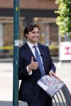 Hilversum Barneveld 13 juni 2020
Thierry Baudet gaat het land in om de krantjes van Forum voor democratie uit te delen. Zijn vriendin Davide legt alles vast met haar camera.