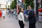 Hilversum Barneveld 13 juni 2020
Thierry Baudet gaat het land in om de krantjes van Forum voor democratie uit te delen. Zijn vriendin Davide legt alles vast met haar camera.