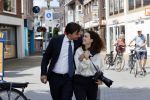 Hilversum Barneveld 13 juni 2020
Thierry Baudet gaat het land in om de krantjes van Forum voor democratie uit te delen. Zijn vriendin Davide legt alles vast met haar camera.