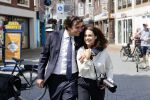 Hilversum Barneveld 13 juni 2020
Thierry Baudet gaat het land in om de krantjes van Forum voor democratie uit te delen. Zijn vriendin Davide legt alles vast met haar camera.