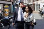 Hilversum Barneveld 13 juni 2020
Thierry Baudet gaat het land in om de krantjes van Forum voor democratie uit te delen. Zijn vriendin Davide legt alles vast met haar camera.
