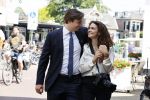 Hilversum Barneveld 13 juni 2020
Thierry Baudet gaat het land in om de krantjes van Forum voor democratie uit te delen. Zijn vriendin Davide legt alles vast met haar camera.