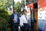 Hilversum Barneveld 13 juni 2020
Thierry Baudet gaat het land in om de krantjes van Forum voor democratie uit te delen. Zijn vriendin Davide legt alles vast met haar camera.