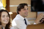 Hilversum Barneveld 13 juni 2020
Thierry Baudet gaat het land in om de krantjes van Forum voor democratie uit te delen. Zijn vriendin Davide legt alles vast met haar camera.