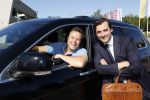 Hilversum Barneveld 13 juni 2020
Thierry Baudet gaat het land in om de krantjes van Forum voor democratie uit te delen. Zijn vriendin Davide legt alles vast met haar camera.