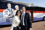 Hilversum Barneveld 13 juni 2020
Thierry Baudet gaat het land in om de krantjes van Forum voor democratie uit te delen. Zijn vriendin Davide legt alles vast met haar camera.