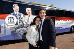 Hilversum Barneveld 13 juni 2020
Thierry Baudet gaat het land in om de krantjes van Forum voor democratie uit te delen. Zijn vriendin Davide legt alles vast met haar camera.