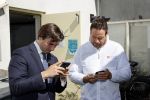 Hilversum Barneveld 13 juni 2020
Thierry Baudet gaat het land in om de krantjes van Forum voor democratie uit te delen. Zijn vriendin Davide legt alles vast met haar camera.