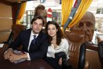 Hilversum Barneveld 13 juni 2020
Thierry Baudet gaat het land in om de krantjes van Forum voor democratie uit te delen. Zijn vriendin Davide legt alles vast met haar camera.