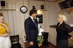 Hilversum Barneveld 13 juni 2020
Thierry Baudet gaat het land in om de krantjes van Forum voor democratie uit te delen. Zijn vriendin Davide legt alles vast met haar camera.
