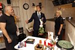 Hilversum Barneveld 13 juni 2020
Thierry Baudet gaat het land in om de krantjes van Forum voor democratie uit te delen. Zijn vriendin Davide legt alles vast met haar camera.