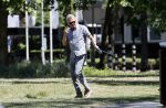 Amsterdam 29 mei 2020
Tom Egbers laat zijn hond uit.