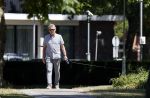 Amsterdam 29 mei 2020
Tom Egbers laat zijn hond uit.