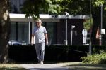 Amsterdam 29 mei 2020
Tom Egbers laat zijn hond uit.