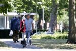 Amsterdam 29 mei 2020
Tom Egbers laat zijn hond uit.