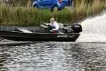 Westzaan 13 mei 2020
Wolter Kroes en zijn zoon Tom varen in een boot bij hun huis