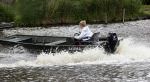 Westzaan 13 mei 2020
Wolter Kroes en zijn zoon Tom varen in een boot bij hun huis