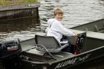 Westzaan 13 mei 2020
Wolter Kroes en zijn zoon Tom varen in een boot bij hun huis