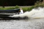 Westzaan 13 mei 2020
Wolter Kroes en zijn zoon Tom varen in een boot bij hun huis
