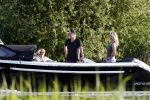 Nigtevecht 21 mei 2020
Wendy v Dijk met haar moeder man Erland Galjaard en dochter Lizzy aan het varen op de Vecht