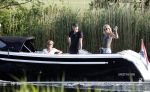 Nigtevecht 21 mei 2020
Wendy v Dijk met haar moeder man Erland Galjaard en dochter Lizzy aan het varen op de Vecht