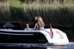 Nigtevecht 21 mei 2020
Wendy v Dijk met haar moeder man Erland Galjaard en dochter Lizzy aan het varen op de Vecht