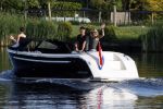 Nigtevecht 21 mei 2020
Wendy v Dijk met haar moeder man Erland Galjaard en dochter Lizzy aan het varen op de Vecht
